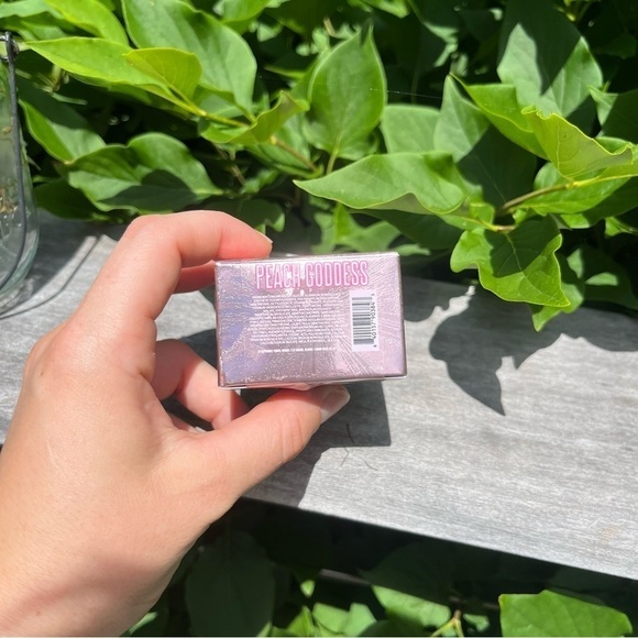 Jeffree Star Cosmetics Peach Goddess Gold Eye Gloss Powder One Size NIB - Picture 14 of 16